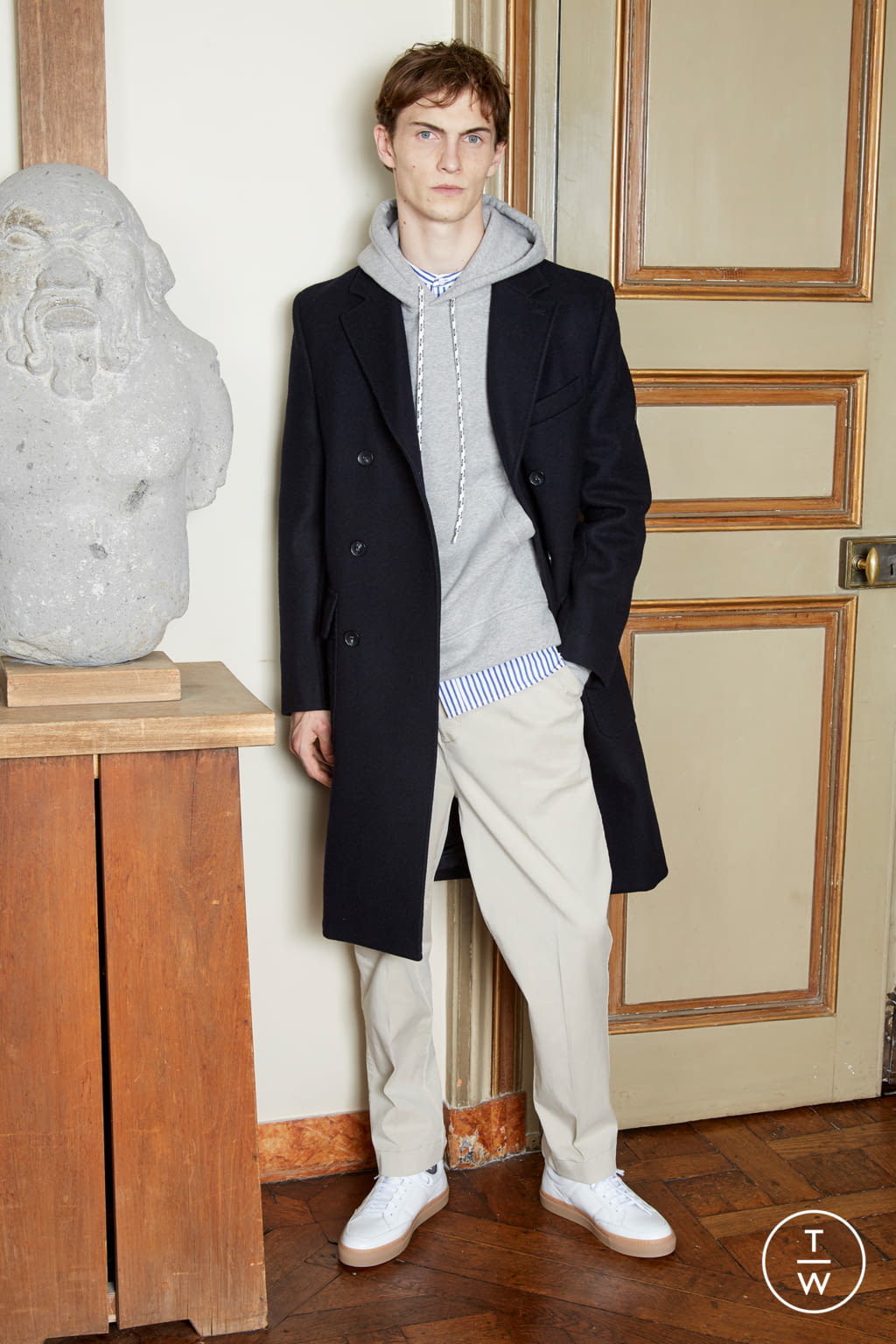 Fashion Week Paris Fall/Winter 2021 look 19 from the Officine Générale collection 男装