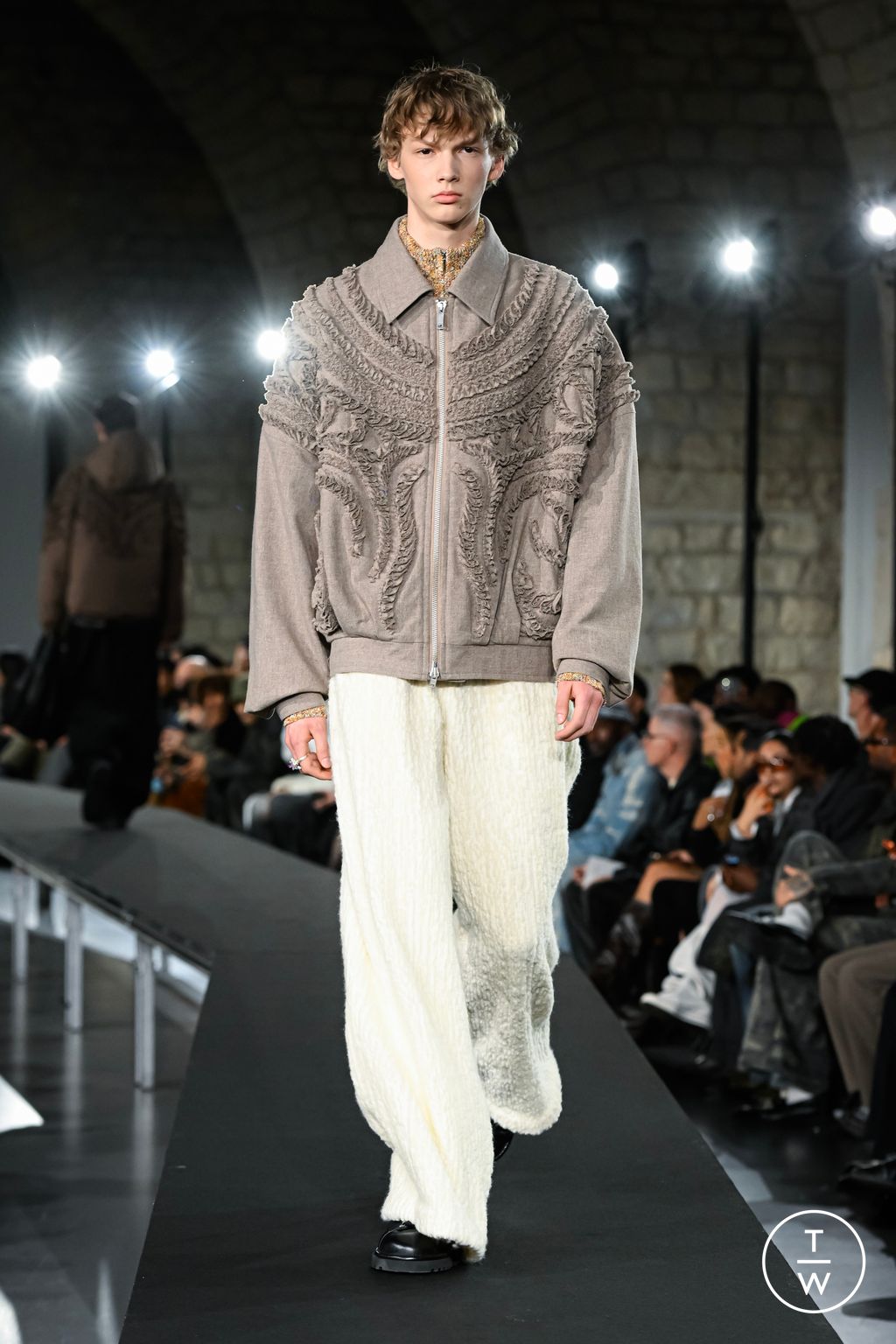 Fashion Week Paris Fall/Winter 2026 look 19 from the TAAKK collection menswear