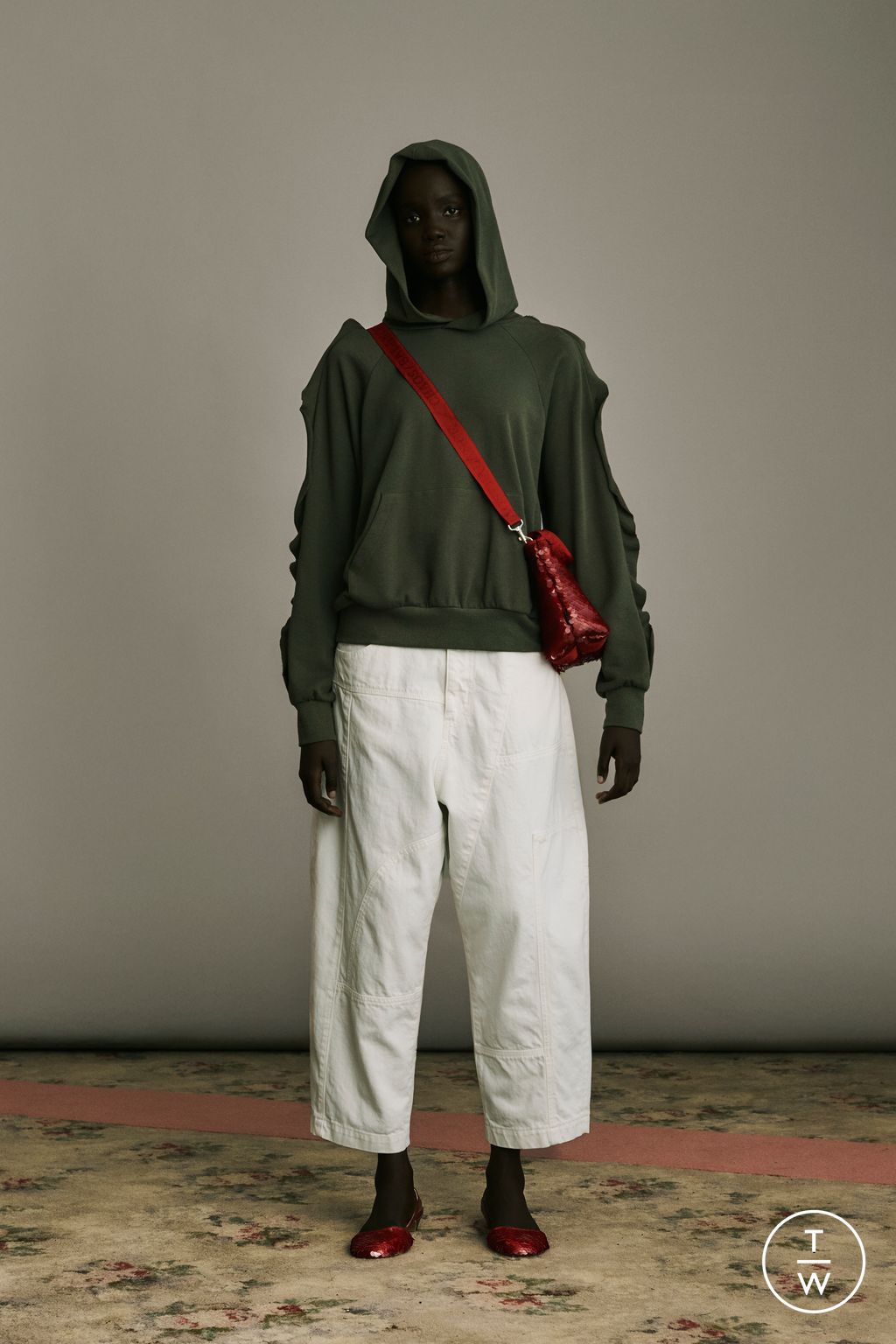 Fashion Week Paris Resort 2026 look 19 from the Undercover collection womenswear