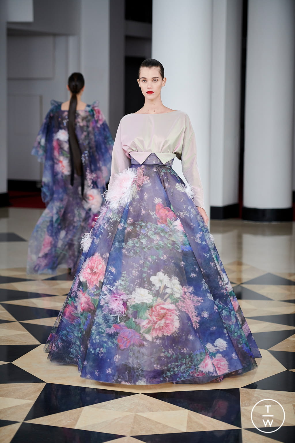 Fashion Week Paris Spring/Summer 2021 look 19 from the Alexis Mabille collection 高级定制
