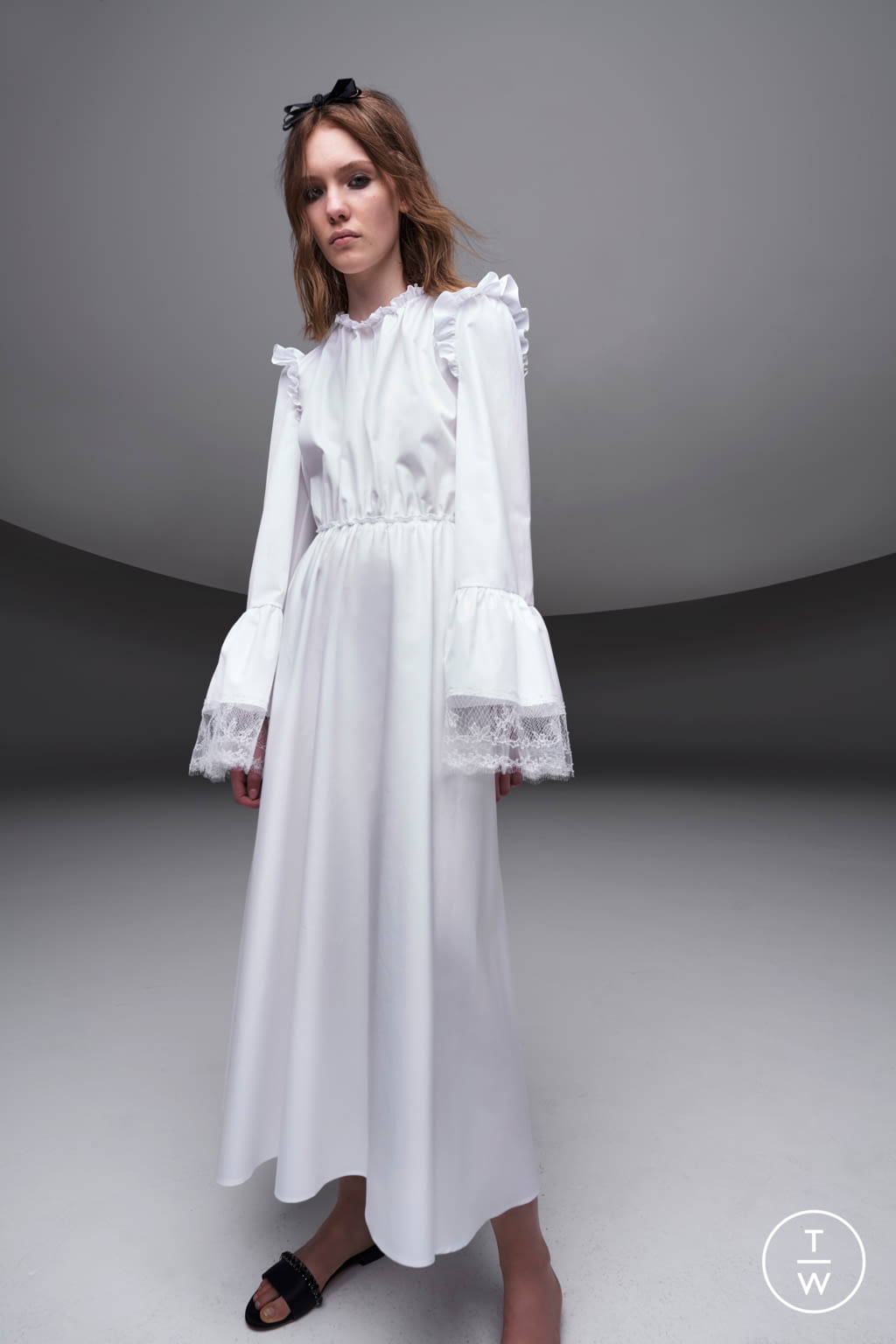 Fashion Week Paris Resort 2021 look 19 from the Giambattista Valli collection womenswear