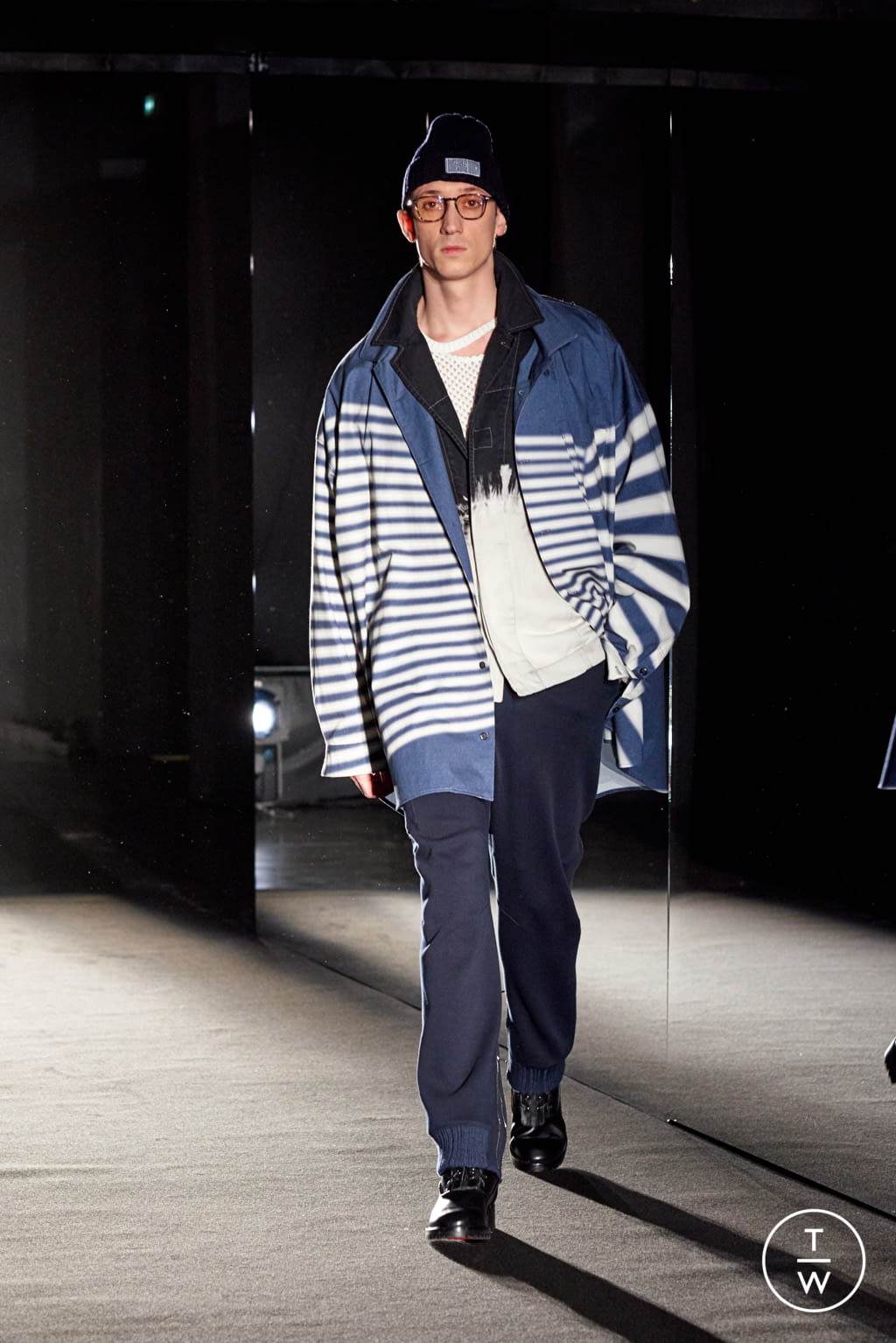 Fashion Week Paris Fall/Winter 2021 look 19 from the Louis Gabriel Nouchi collection 男装