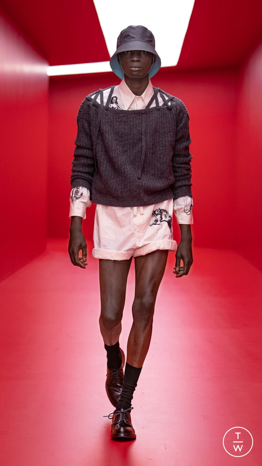 Fashion Week Milan Spring/Summer 2022 look 19 from the Prada collection 男装