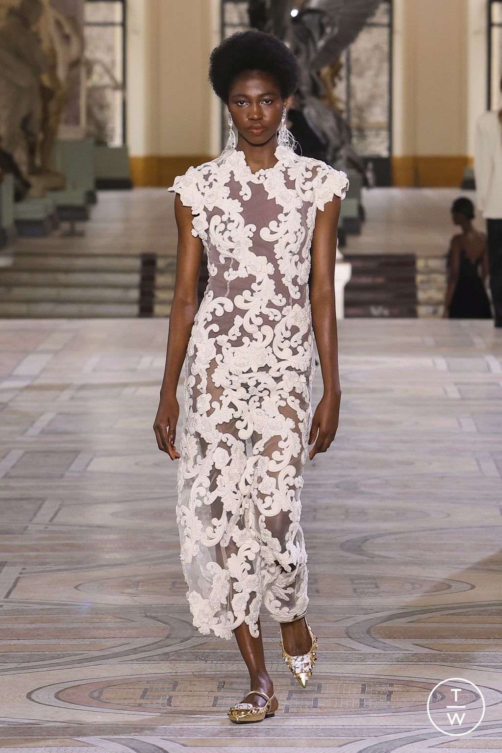 Fashion Week Paris Fall/Winter 2023 look 19 from the Zimmermann collection womenswear