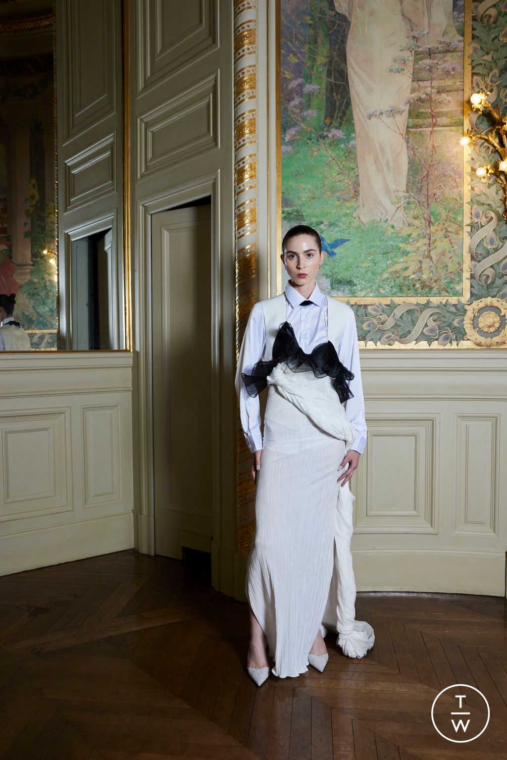 Fashion Week Paris Fall/Winter 2025 look 19 de la collection Peet Dullaert couture