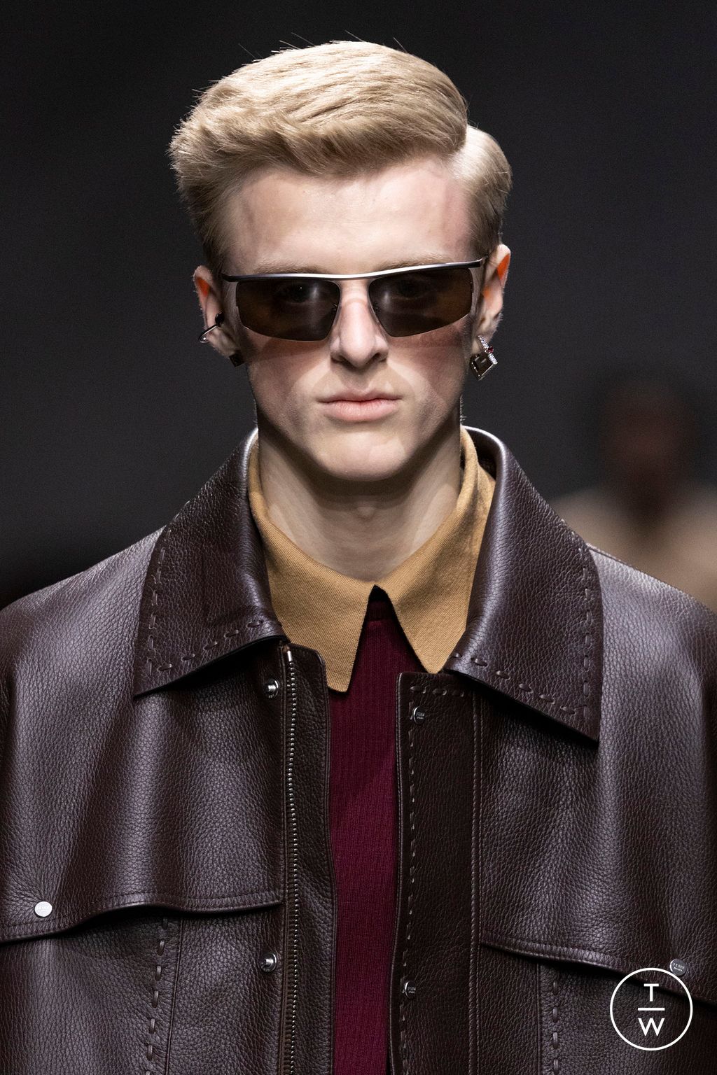Fashion Week Paris Fall/Winter 2024 look 22 from the Fendi collection 男装配饰