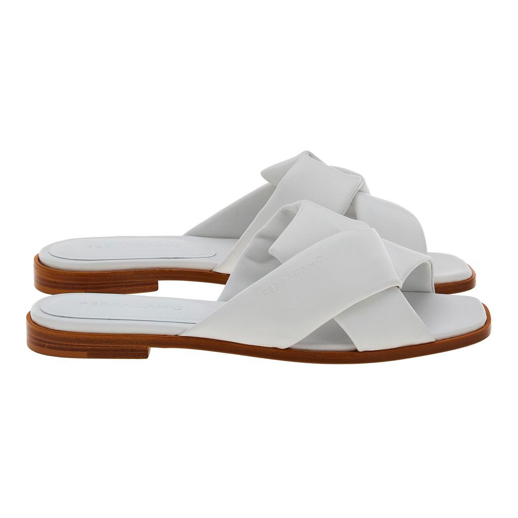 Fashion Week Milan Pre-Fall 2023 look 3 from the Ferragamo collection 女装配饰