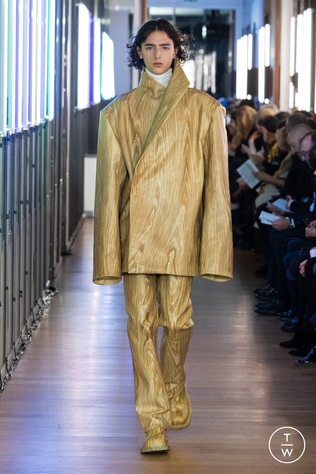 Fashion Week Paris Fall/Winter 2024 look 2 from the IFM PARIS collection womenswear