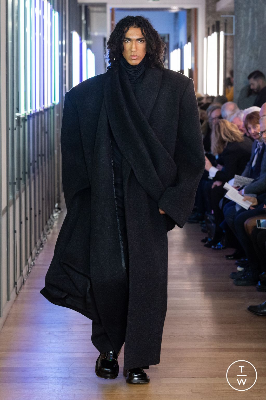 Fashion Week Paris Fall/Winter 2024 look 6 from the IFM PARIS collection 女装