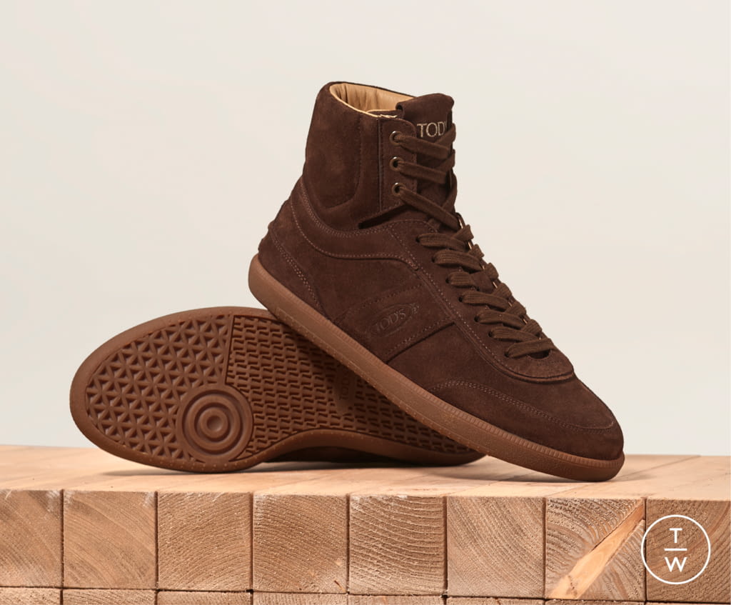 Fashion Week Milan Fall/Winter 2021 look 4 from the Tod's collection menswear accessories