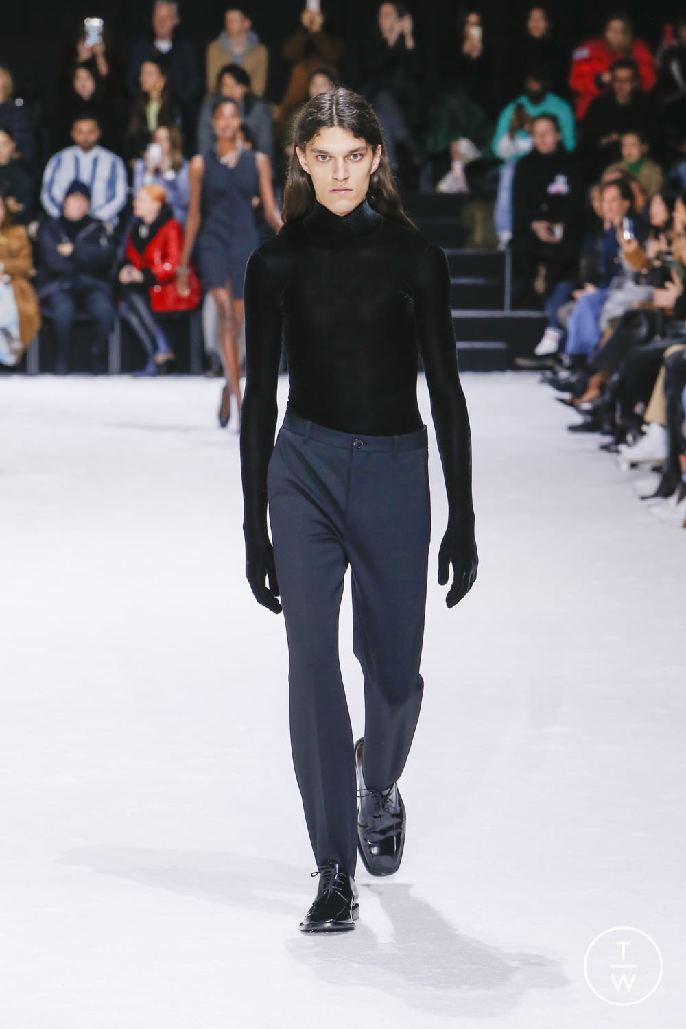 Fashion Week Paris Fall/Winter 2018 look 2 from the Balenciaga collection 女装