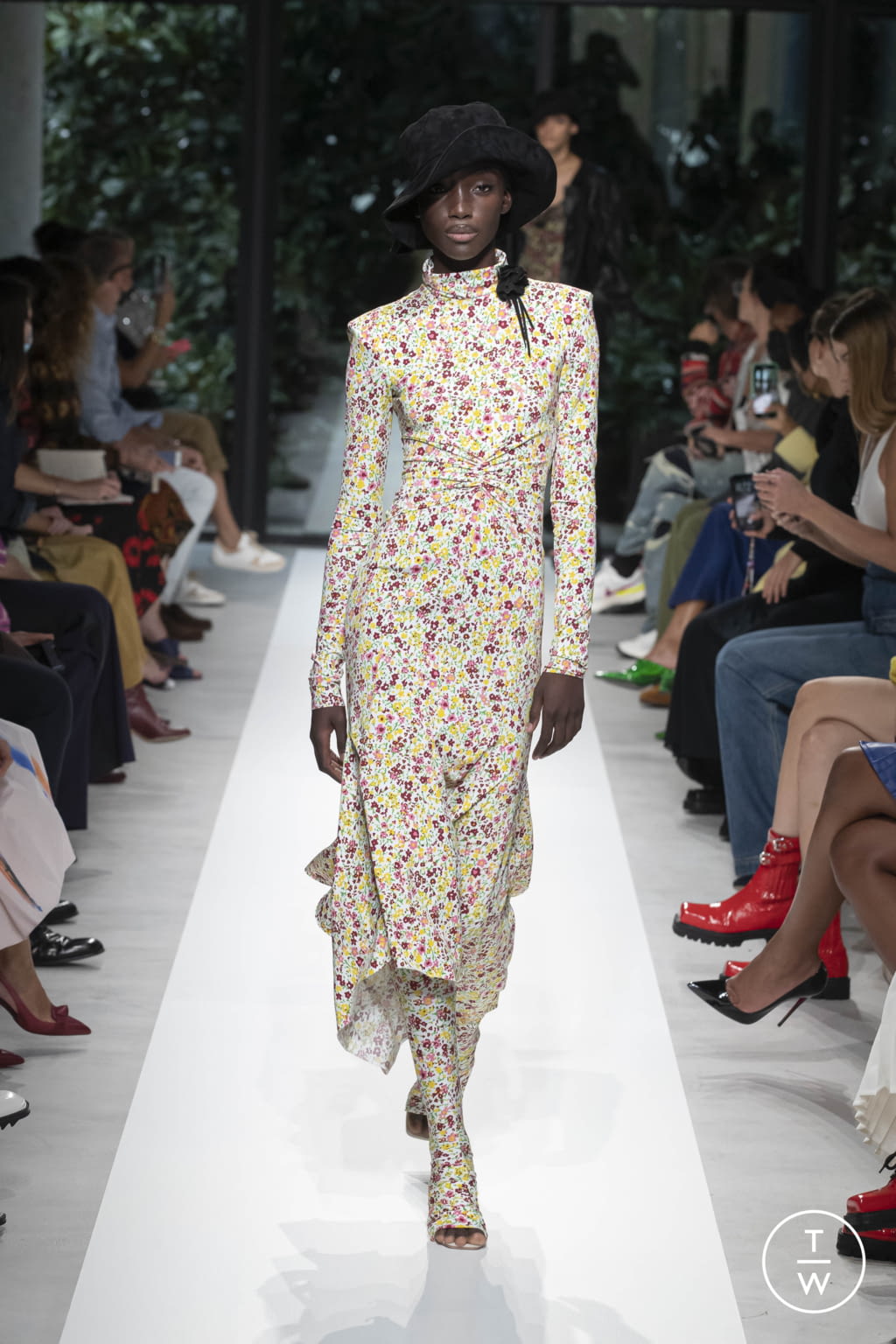 Fashion Week Milan Spring/Summer 2022 look 2 from the Philosophy di Lorenzo Serafini collection womenswear