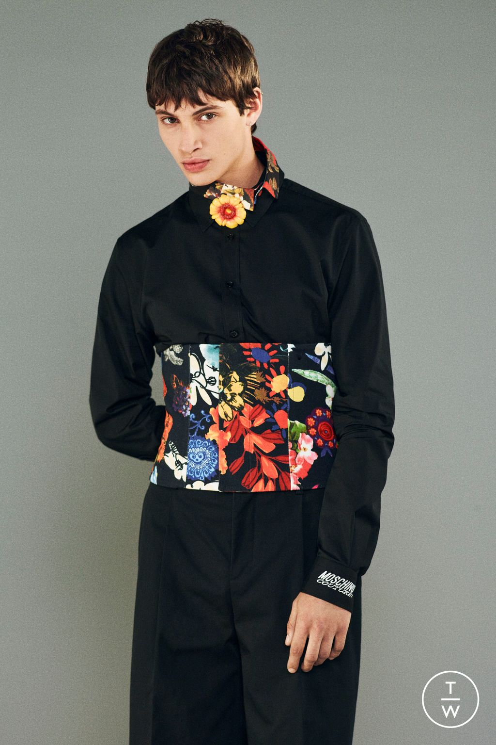 Fashion Week Milan Resort 2024 look 2 from the Moschino collection menswear