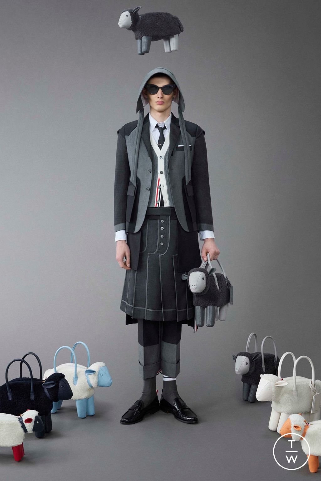 Fashion Week New York Resort 2024 look 2 from the Thom Browne collection 男装