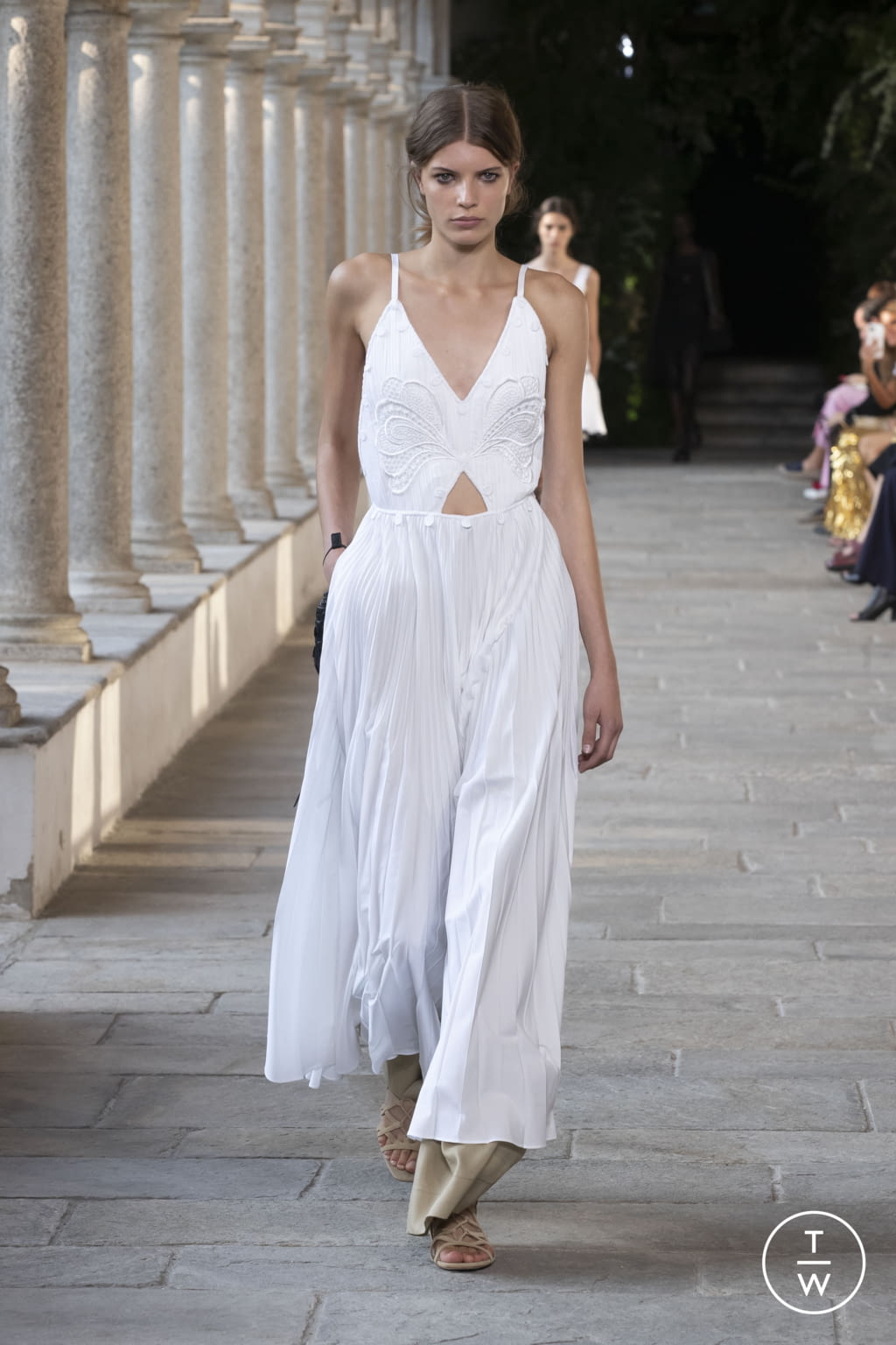 Fashion Week Milan Spring/Summer 2022 look 2 from the Alberta Ferretti collection womenswear