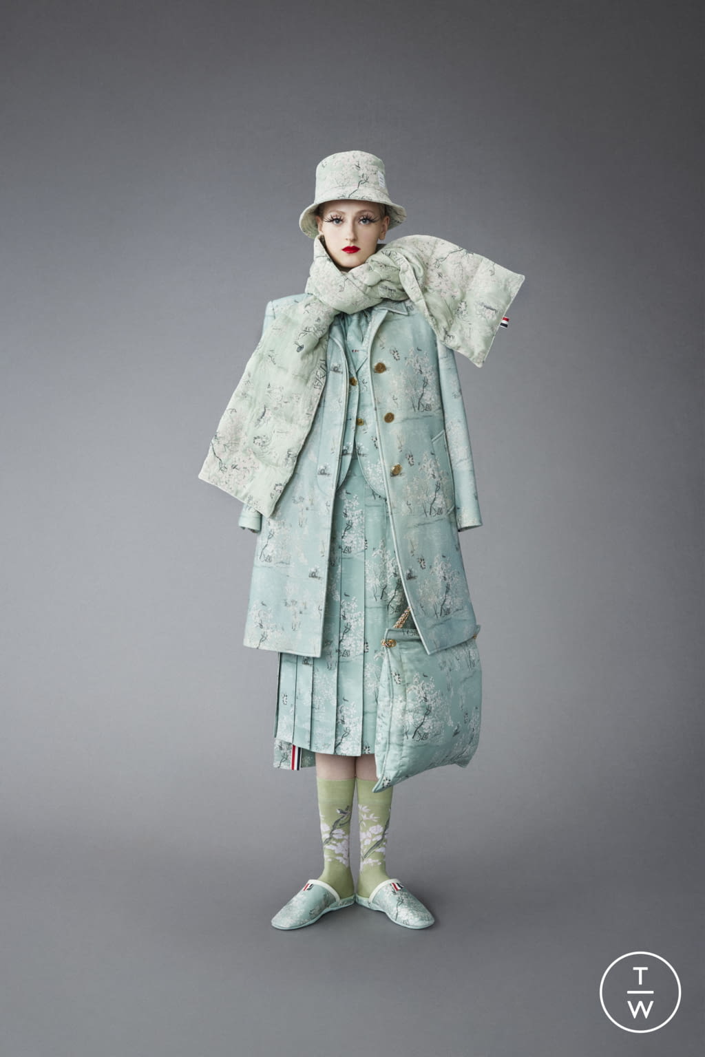 Fashion Week New York Pre-Fall 2022 look 2 from the Thom Browne collection 女装