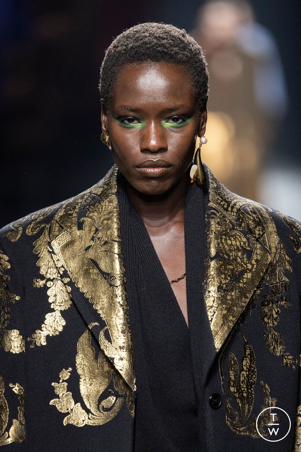 Fashion Week Milan Fall/Winter 2024 look 19 from the Etro collection 女装配饰