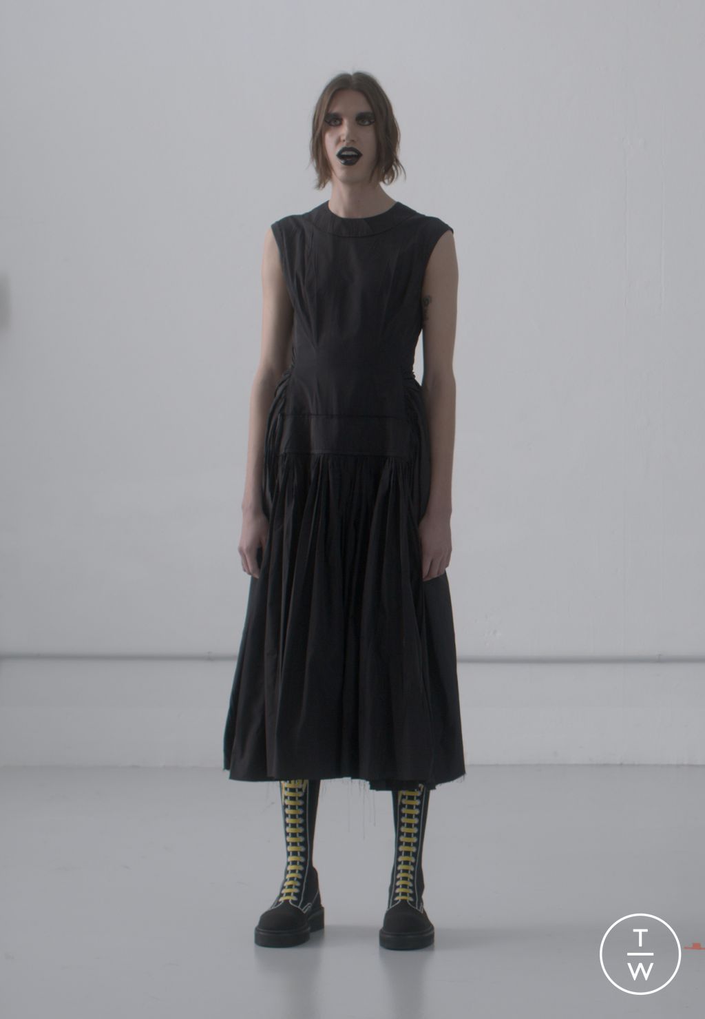 Fashion Week Milan Pre-Fall 2023 look 2 from the Marni collection 女装