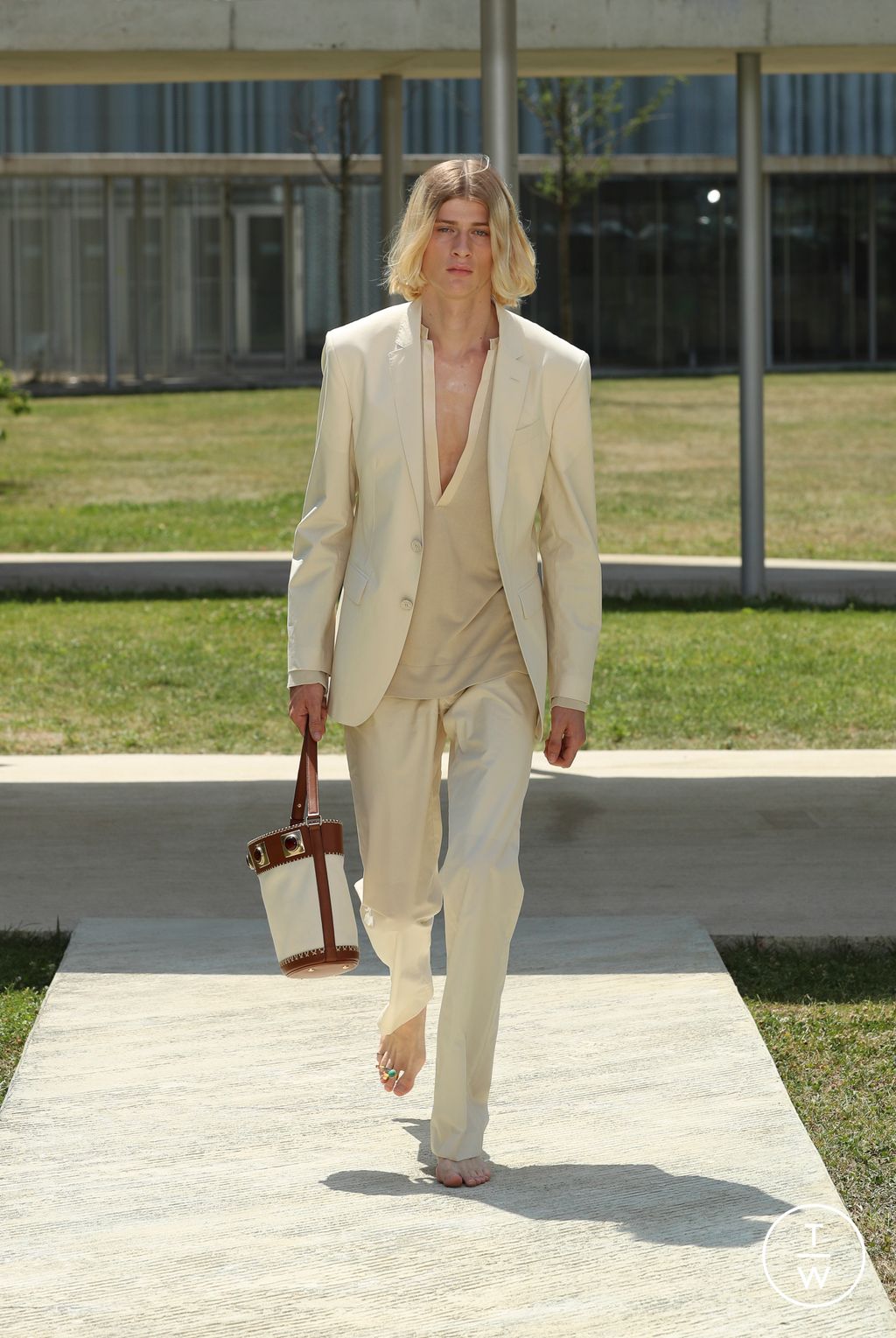 Fashion Week Milan Spring/Summer 2023 look 2 from the Etro collection 男装