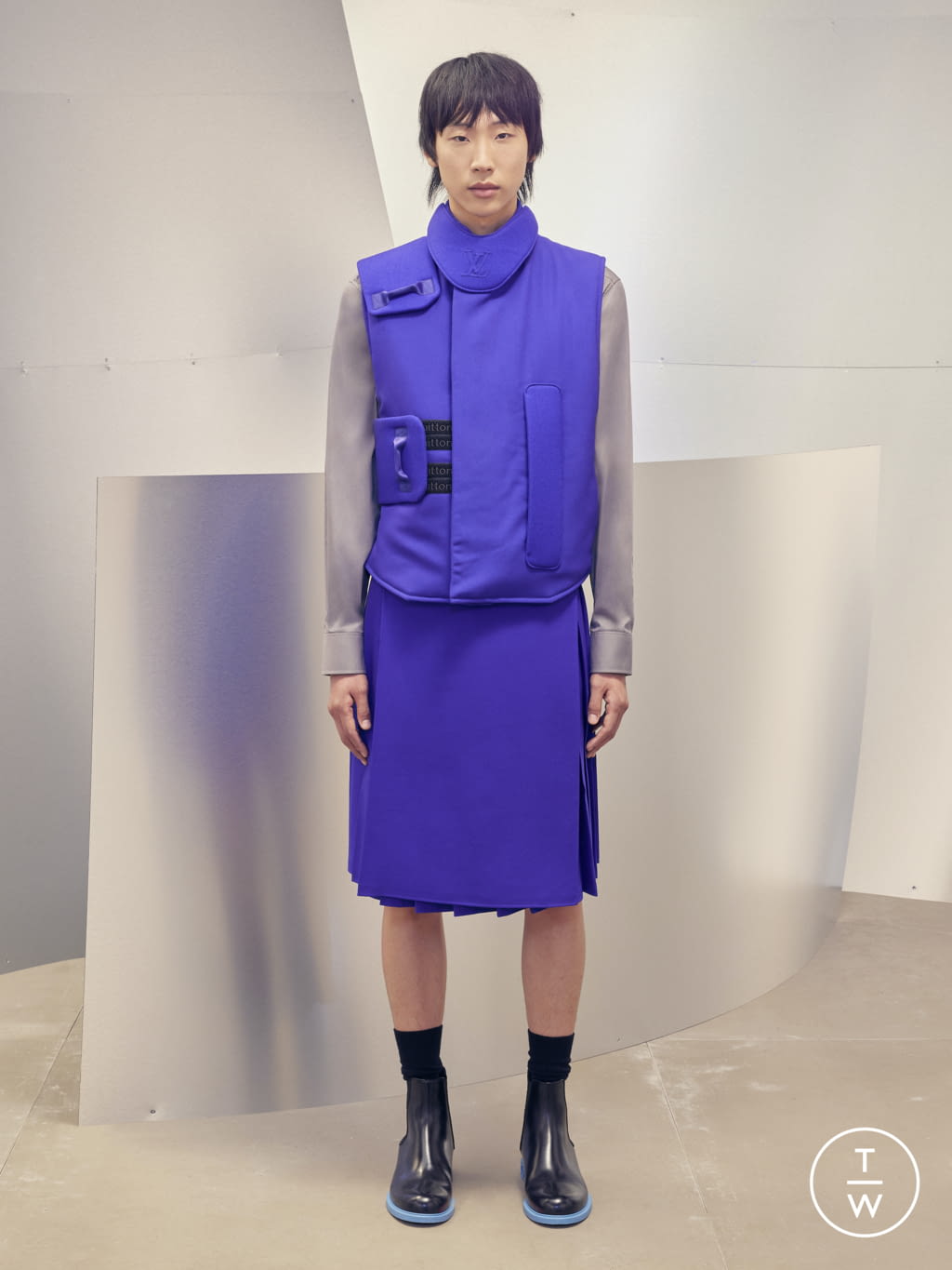Fashion Week Paris Pre-Fall 2022 look 3 from the Louis Vuitton collection 男装
