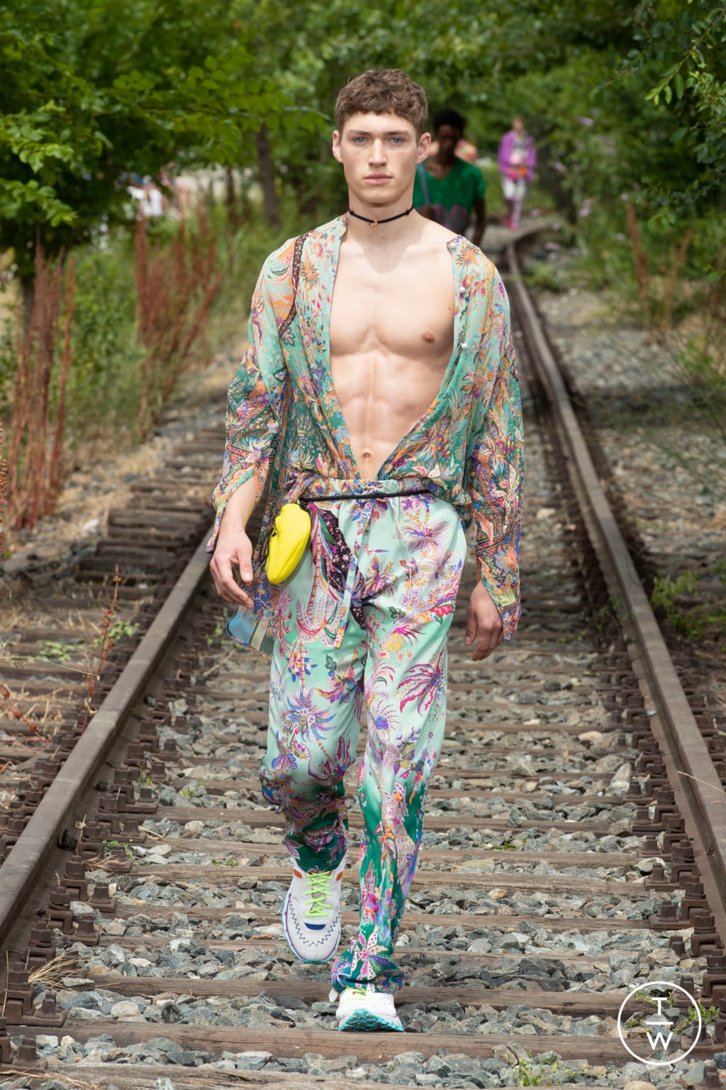 Fashion Week Milan Spring/Summer 2022 look 2 de la collection Etro menswear