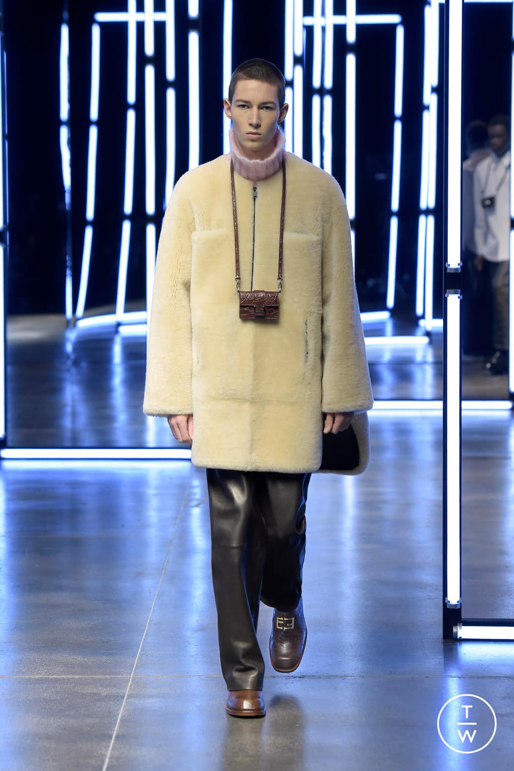 Fashion Week Milan Fall/Winter 2021 look 2 de la collection Fendi menswear