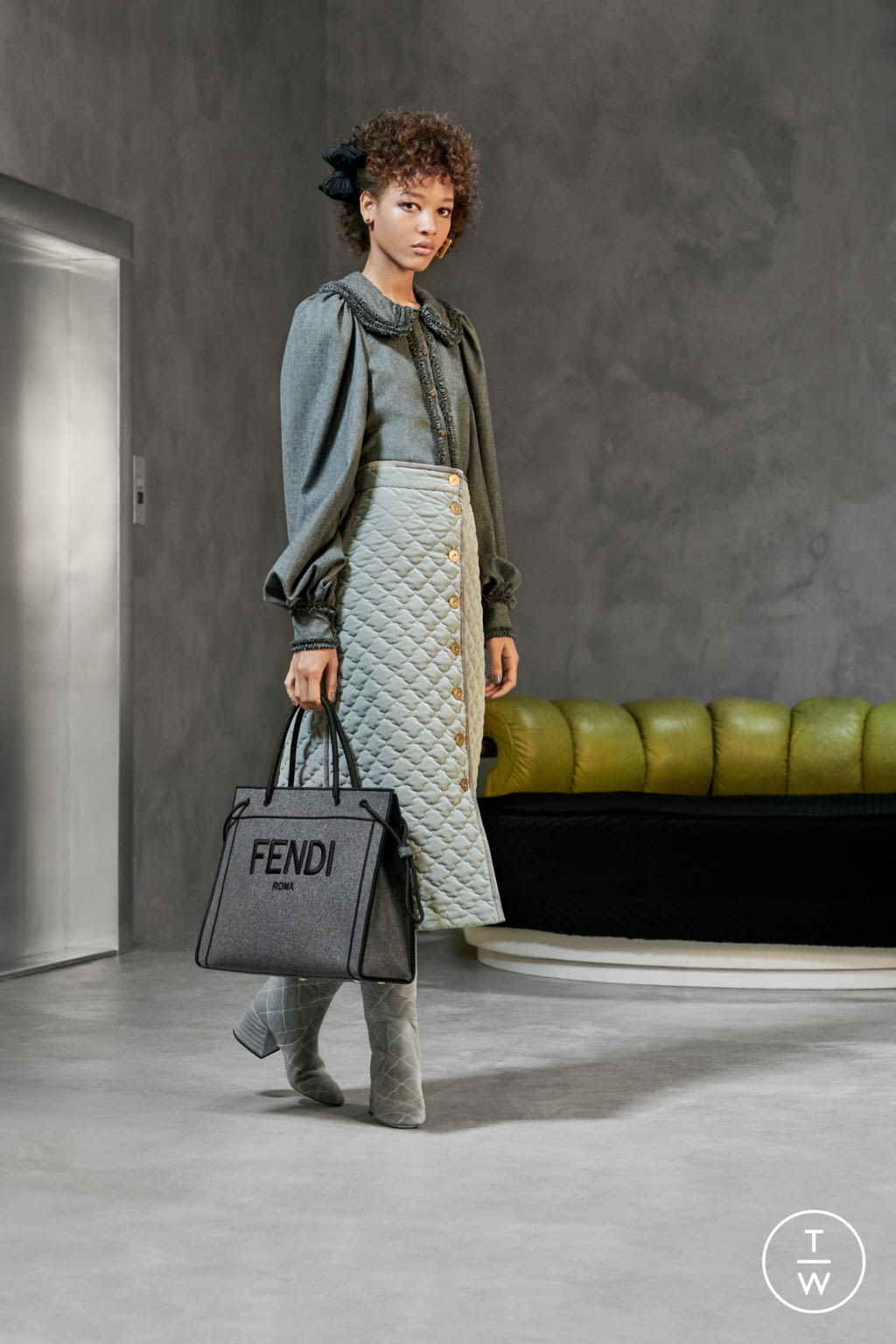 Fashion Week Milan Pre-Fall 2020 look 2 from the Fendi collection 女装