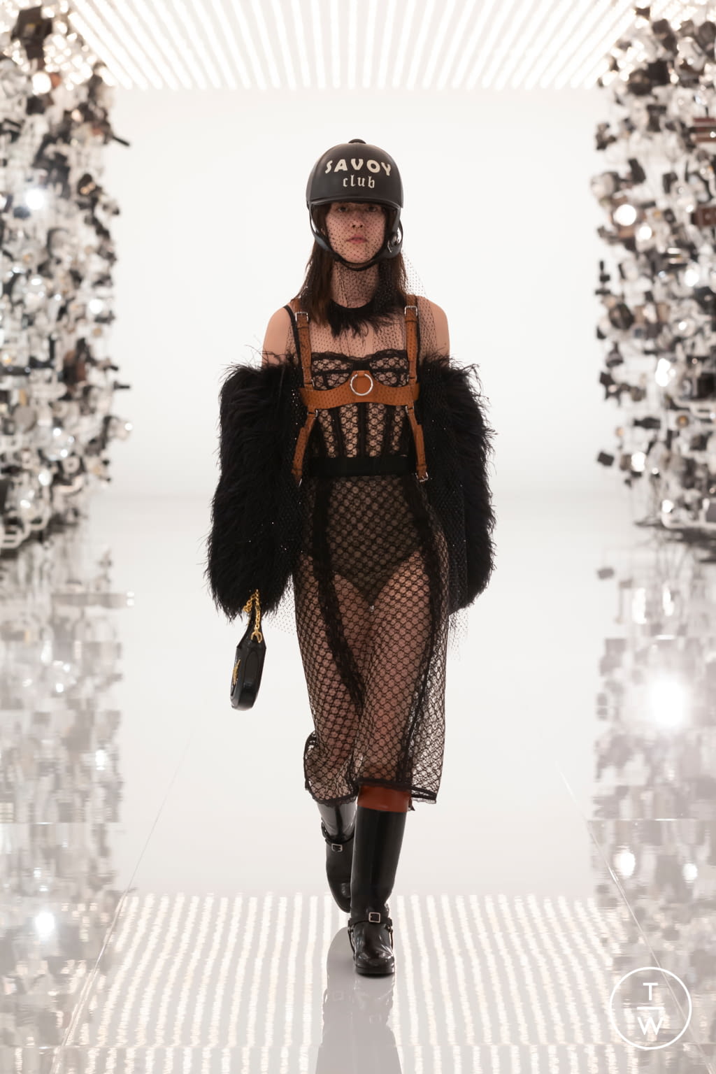 Fashion Week Milan Fall/Winter 2021 look 2 de la collection Gucci womenswear