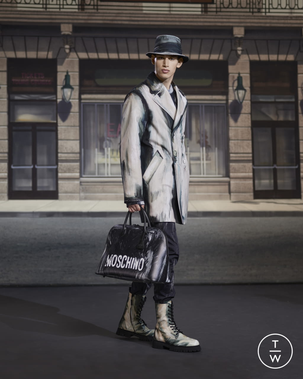 Fashion Week Milan Fall/Winter 2021 look 2 de la collection Moschino menswear