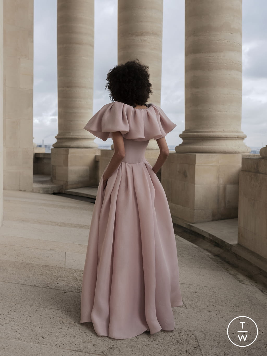 Fashion Week Paris Spring/Summer 2022 look 21 from the Christophe Josse collection couture