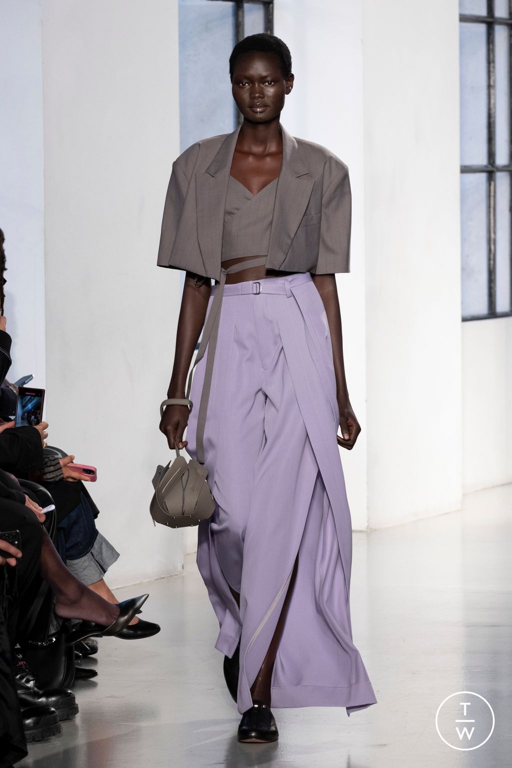 Fashion Week Paris Spring/Summer 2025 look 20 from the Ujoh collection womenswear