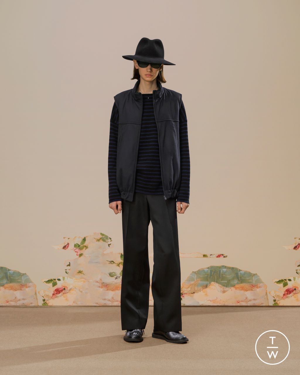 Fashion Week Paris Fall/Winter 2026 look 20 from the Undercover collection menswear