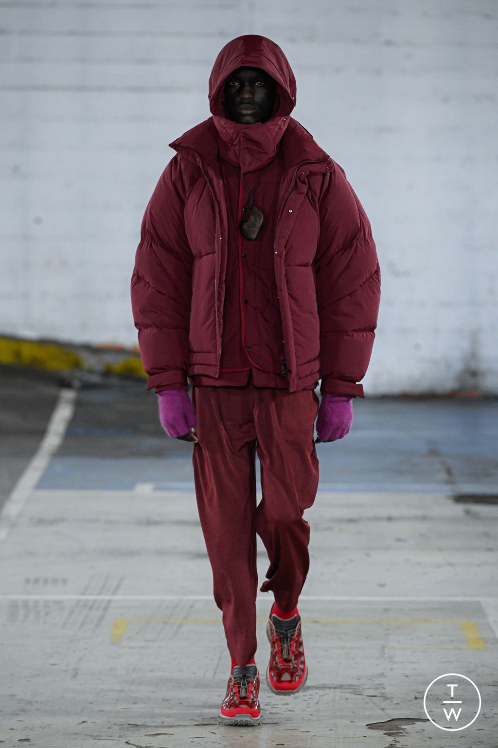 Fashion Week Paris Fall/Winter 2026 look 20 from the White Mountaineering collection menswear