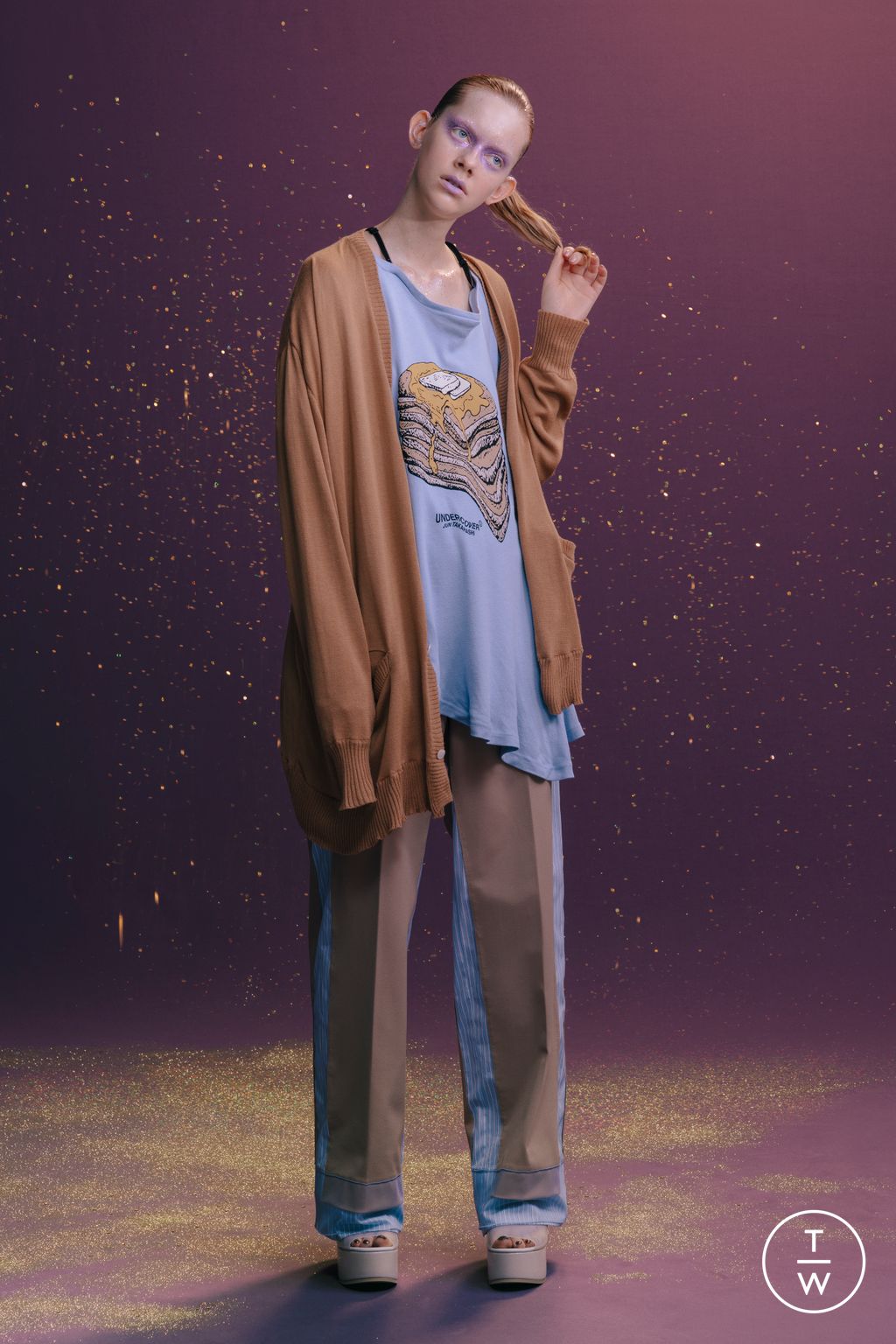 Fashion Week Paris Resort 2023 look 26 from the Undercover collection 女装