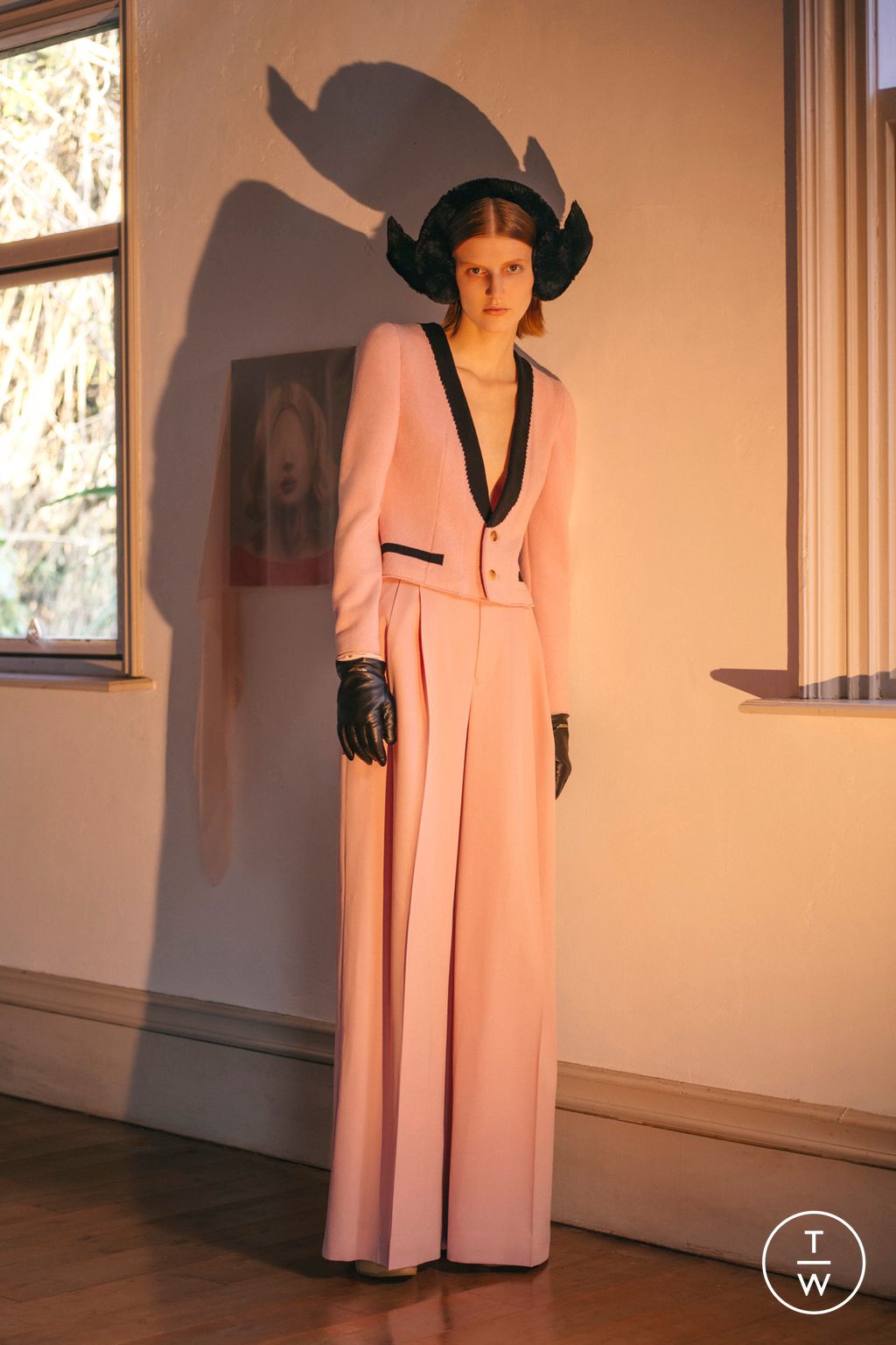 Fashion Week Paris Pre-Fall 2023 look 20 de la collection Undercover womenswear