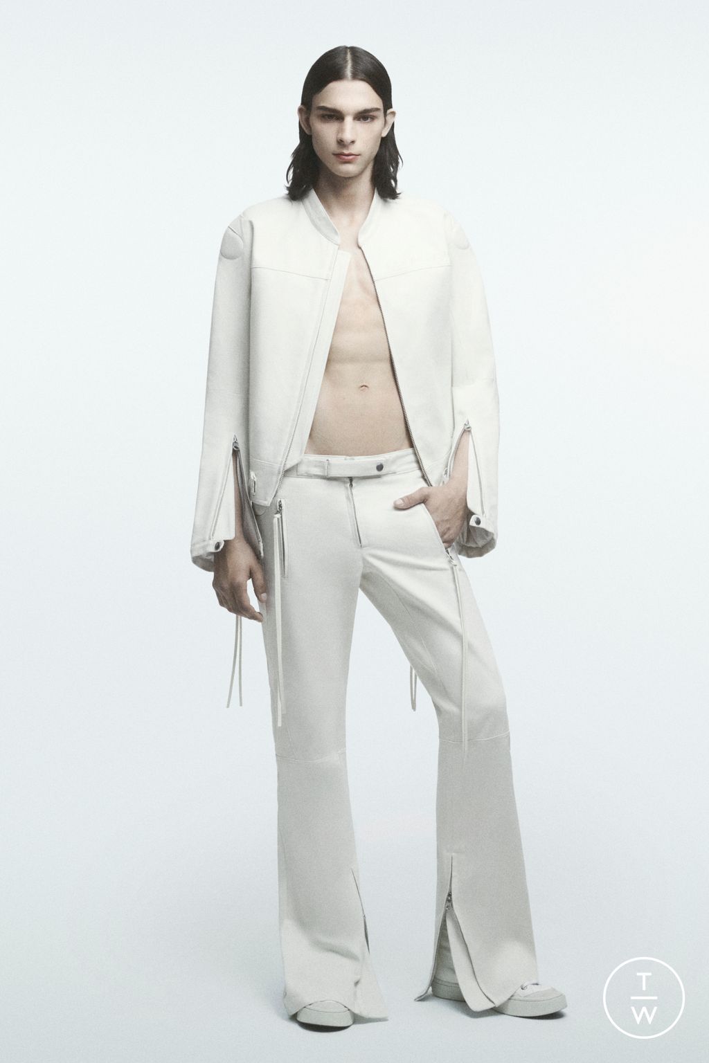 Fashion Week Paris Spring/Summer 2024 look 20 from the Courrèges collection menswear