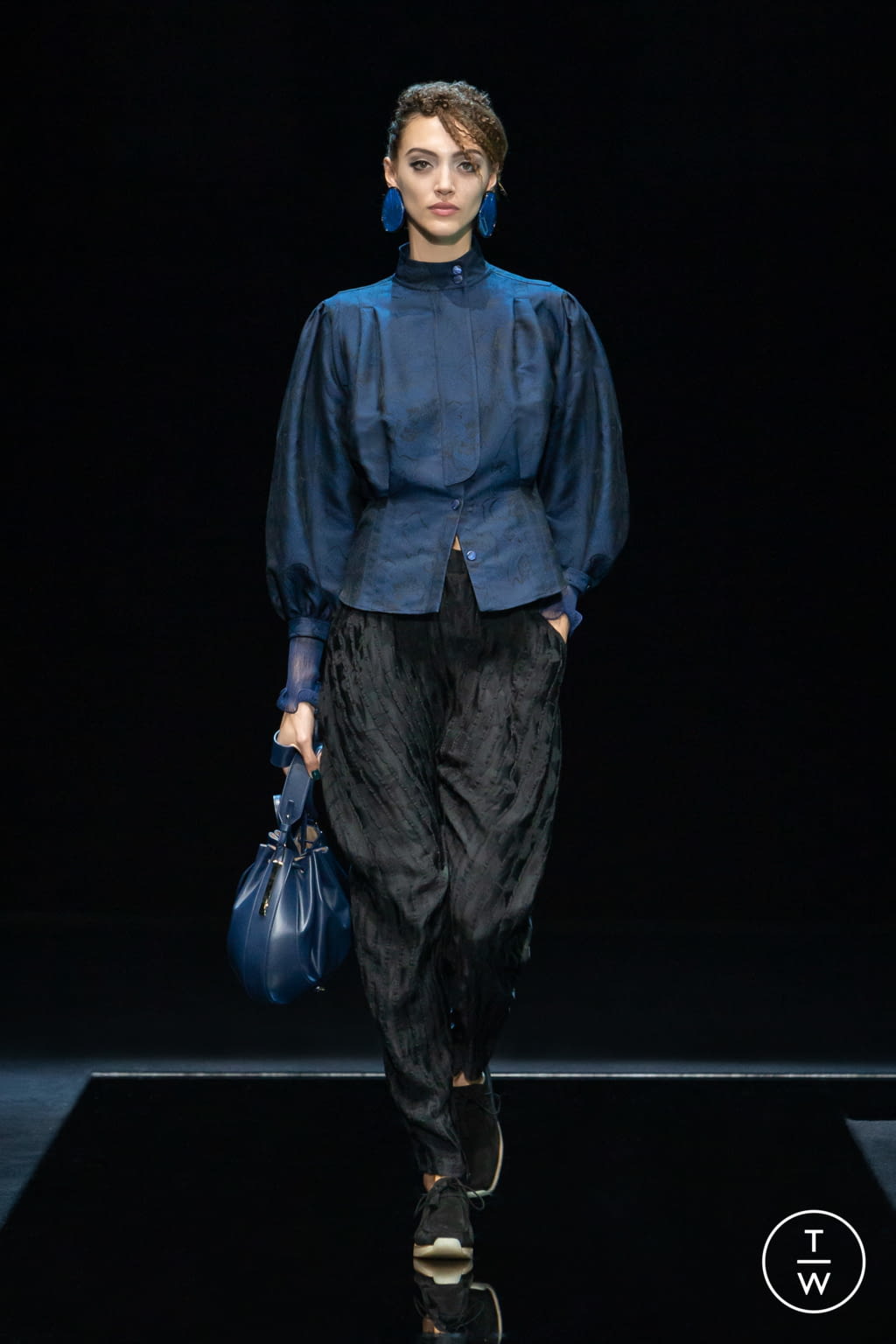Fashion Week Milan Fall/Winter 2021 look 20 from the Giorgio Armani collection 女装