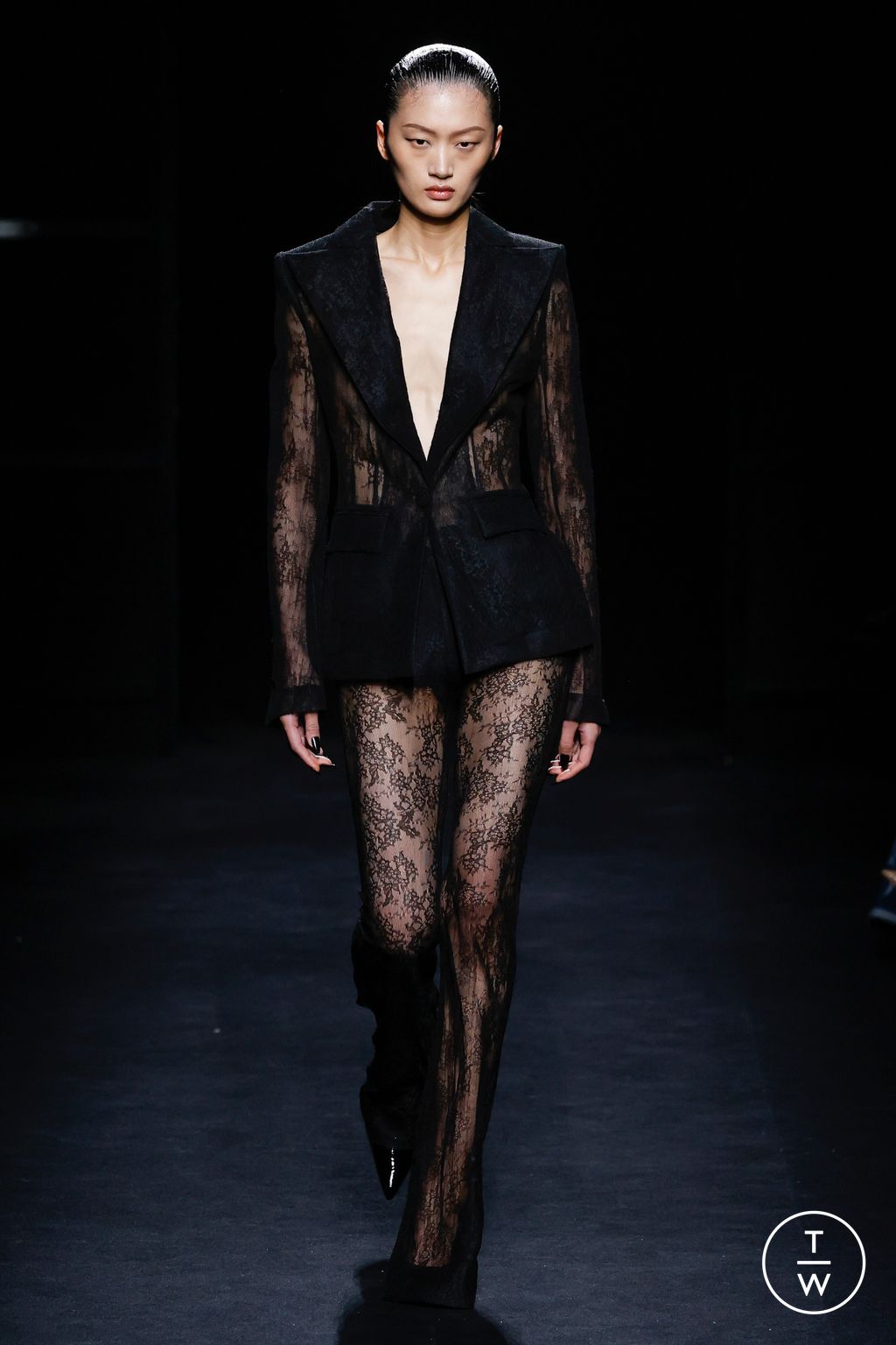 Fashion Week Paris Fall/Winter 2024 look 20 from the Nina Ricci collection 女装