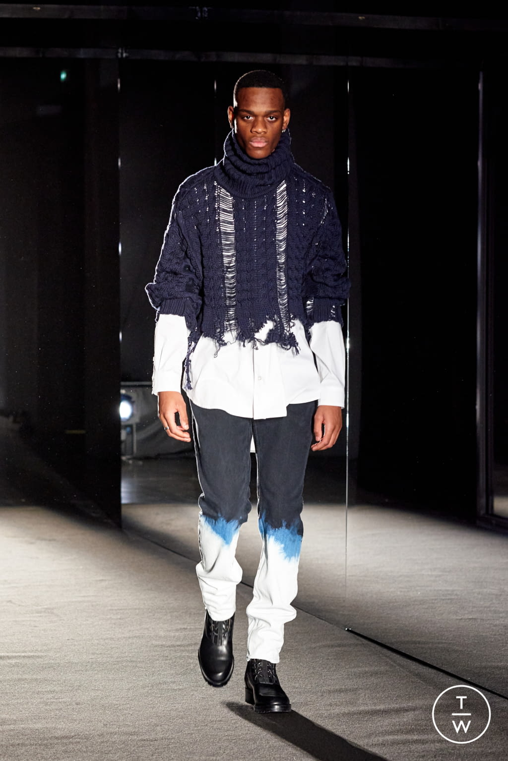 Fashion Week Paris Fall/Winter 2021 look 20 from the Louis Gabriel Nouchi collection 男装