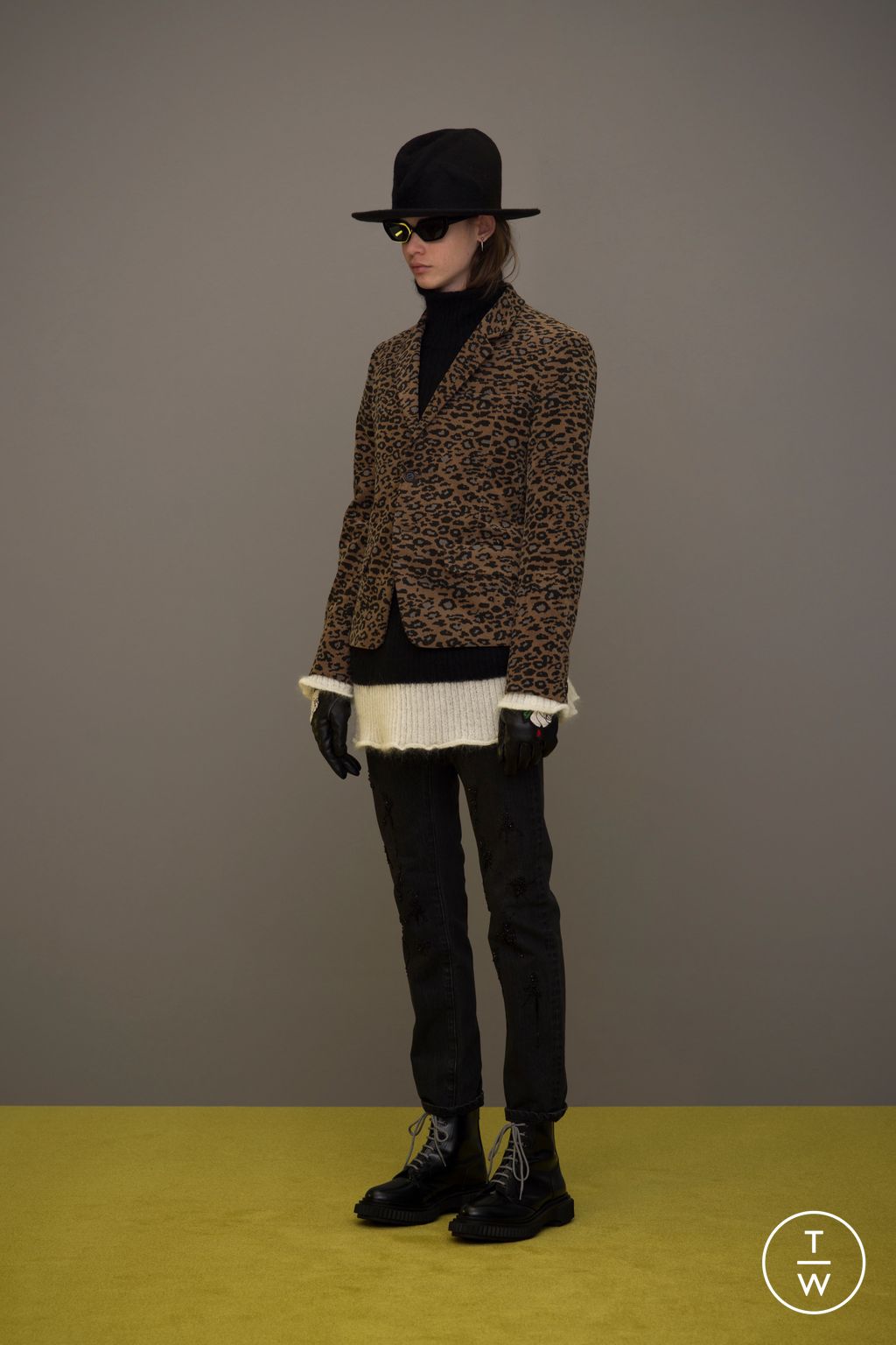 Fashion Week Paris Fall/Winter 2023 look 25 de la collection Undercover menswear