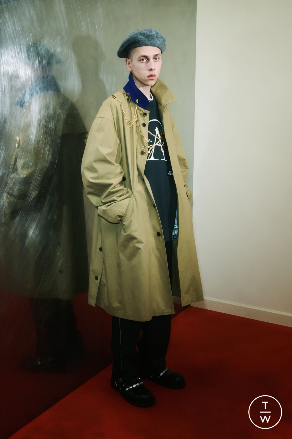 Fashion Week Paris Pre-Fall 2025 look 24 de la collection Undercover menswear