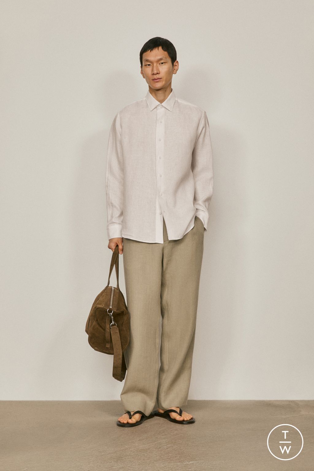 Fashion Week Paris Spring/Summer 2026 look 16 from the Massimo Dutti collection menswear