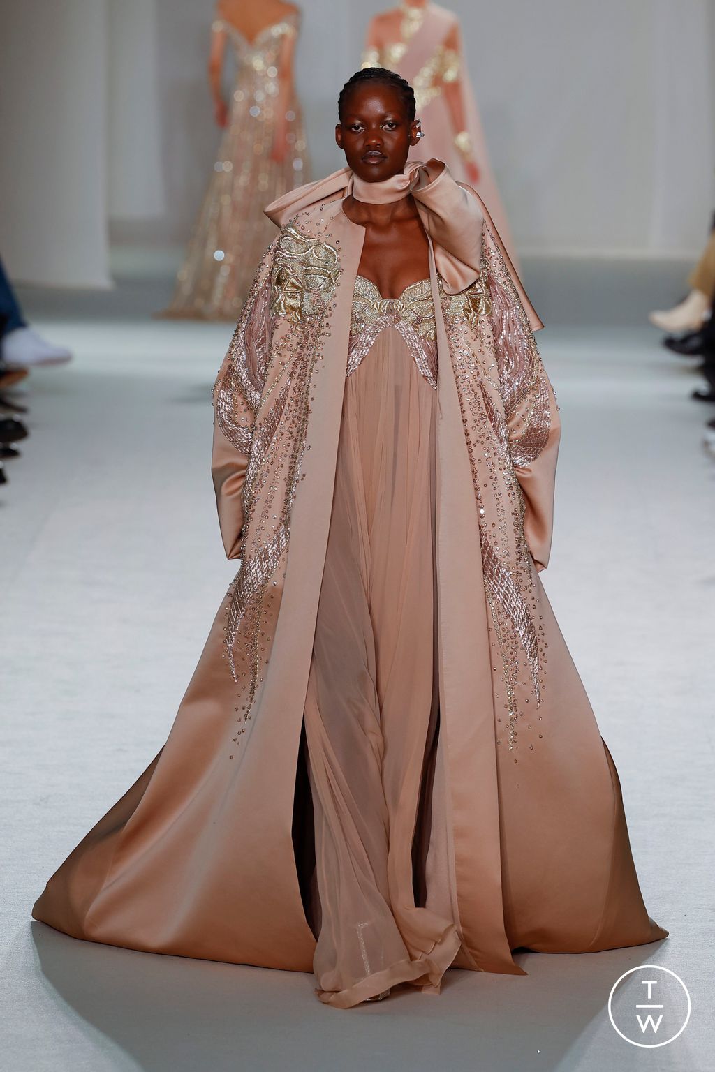Fashion Week Paris Spring/Summer 2023 look 57 from the Elie Saab collection 高级定制