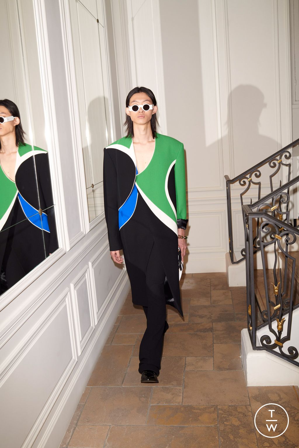 Fashion Week Paris Spring/Summer 2024 look 21 from the Balmain collection menswear