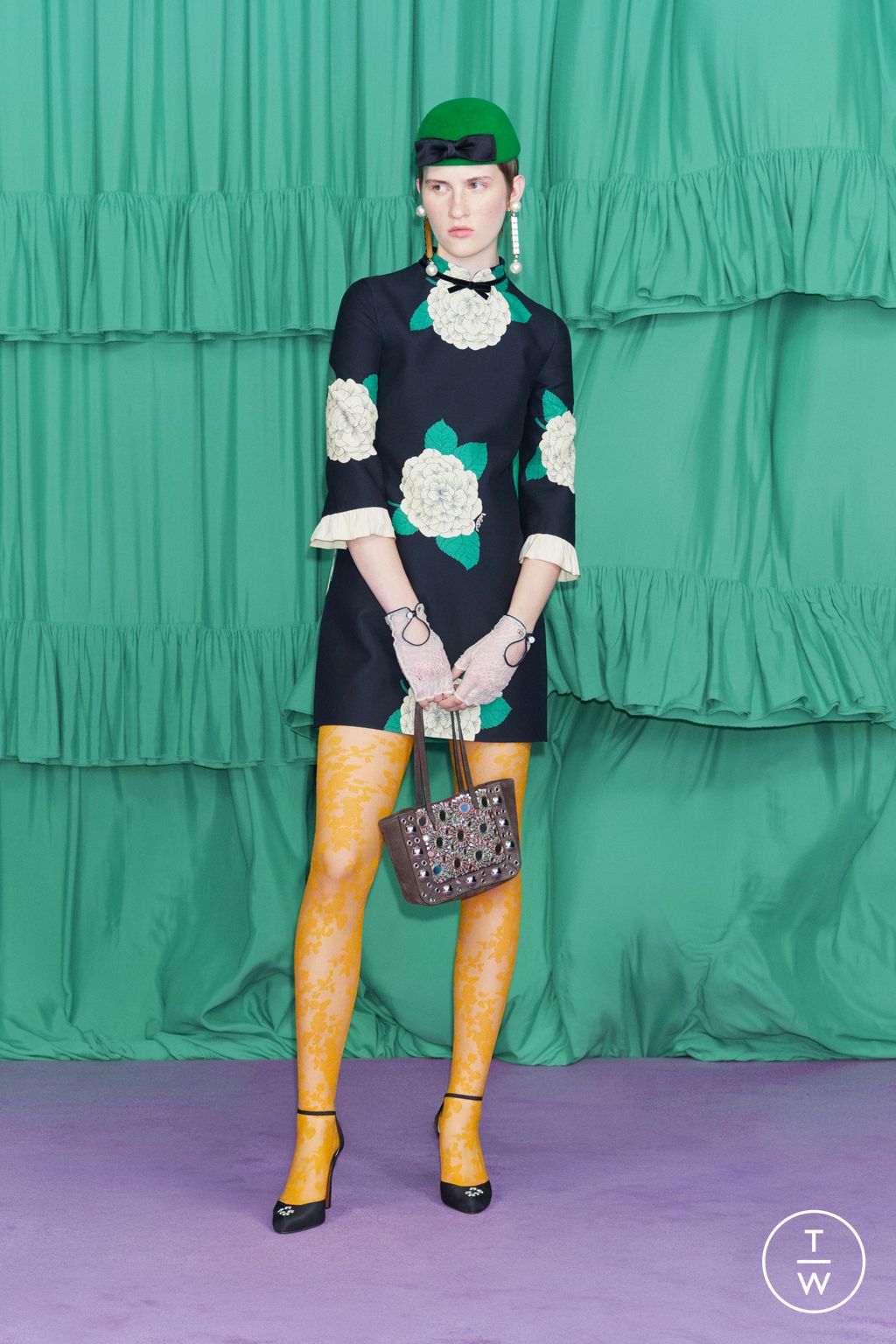 Fashion Week Paris Pre-Fall 2025 look 41 de la collection Valentino womenswear