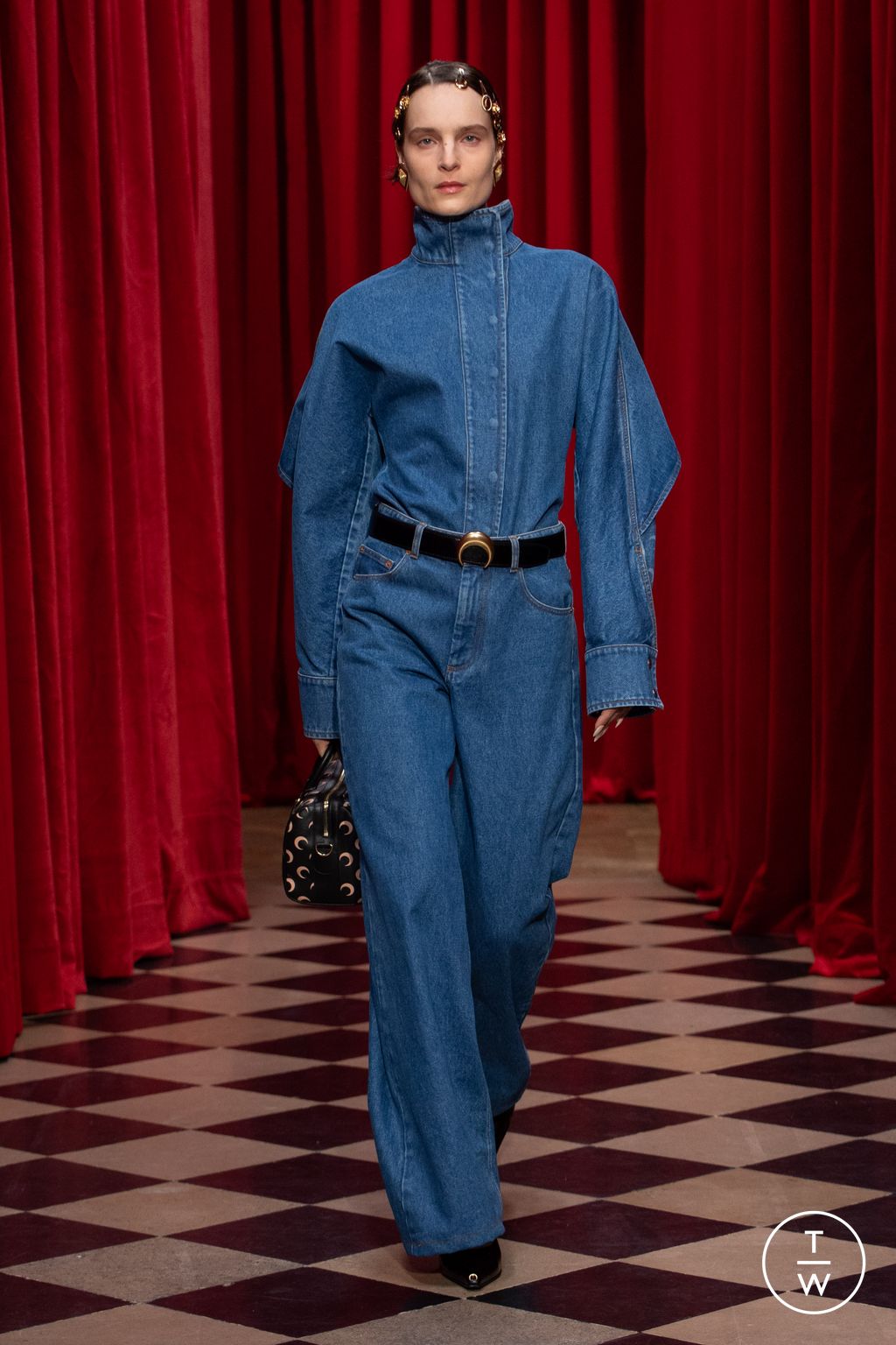 Fashion Week Paris Fall/Winter 2025 look 20 from the Marine Serre collection 女装