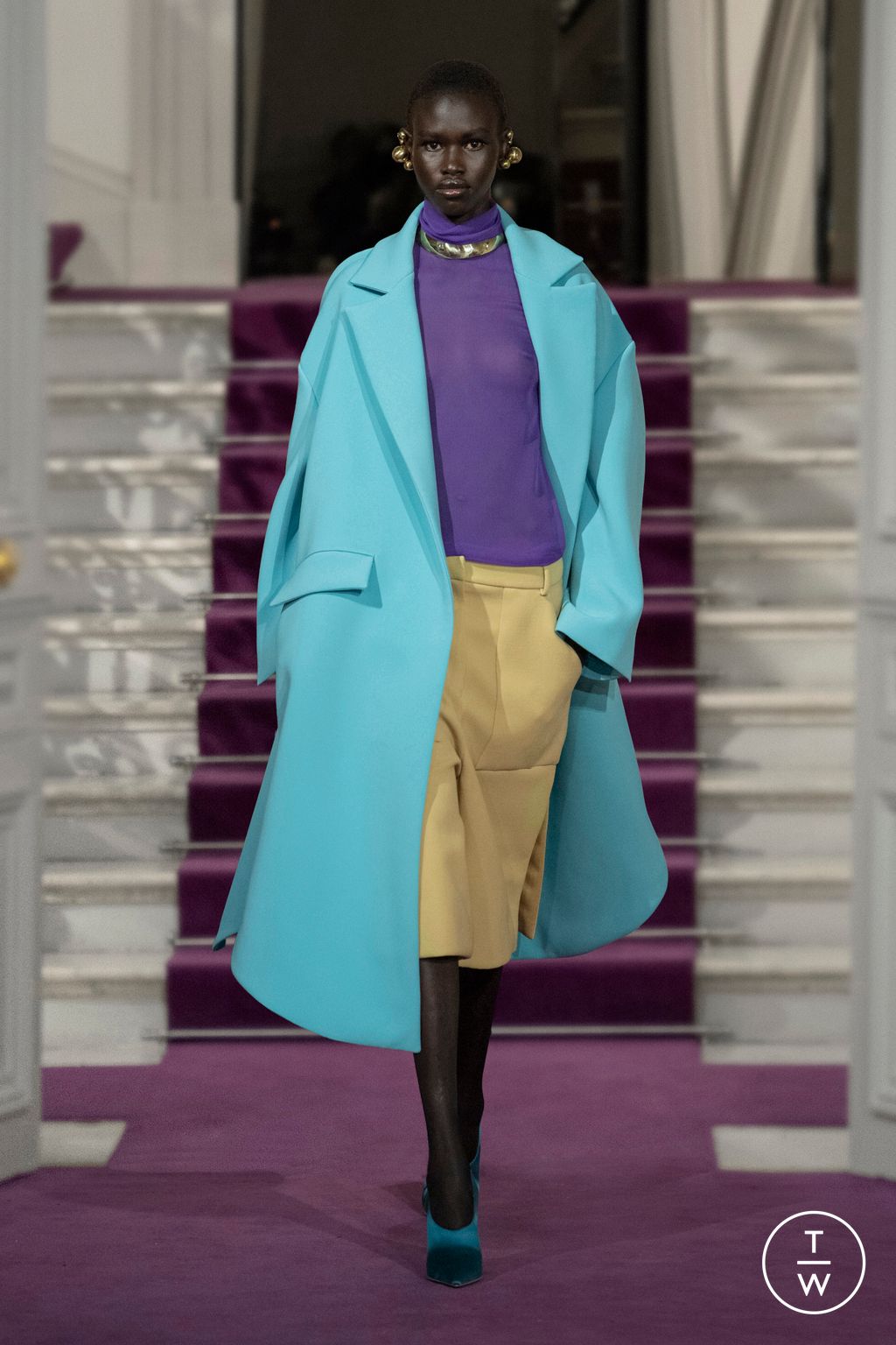 Fashion Week Paris Spring/Summer 2024 look 20 from the Valentino collection couture
