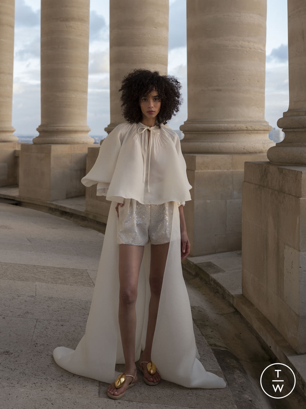 Fashion Week Paris Spring/Summer 2022 look 22 de la collection Christophe Josse couture