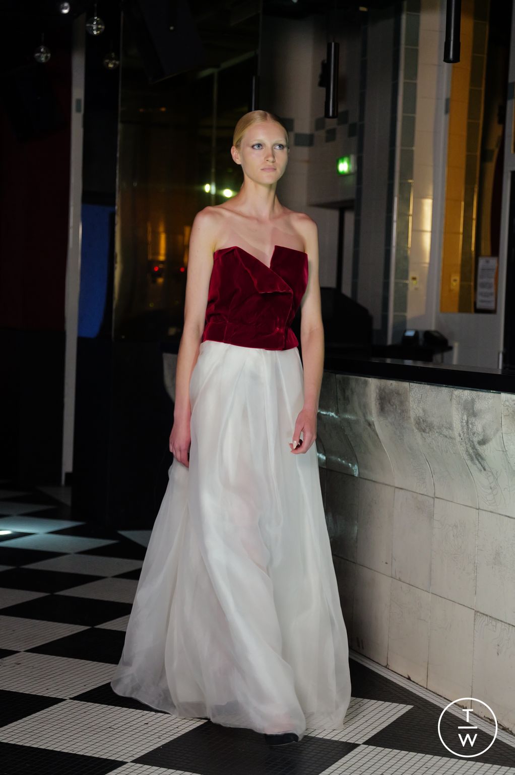 Fashion Week Paris Fall/Winter 2025 look 21 de la collection Aelis couture