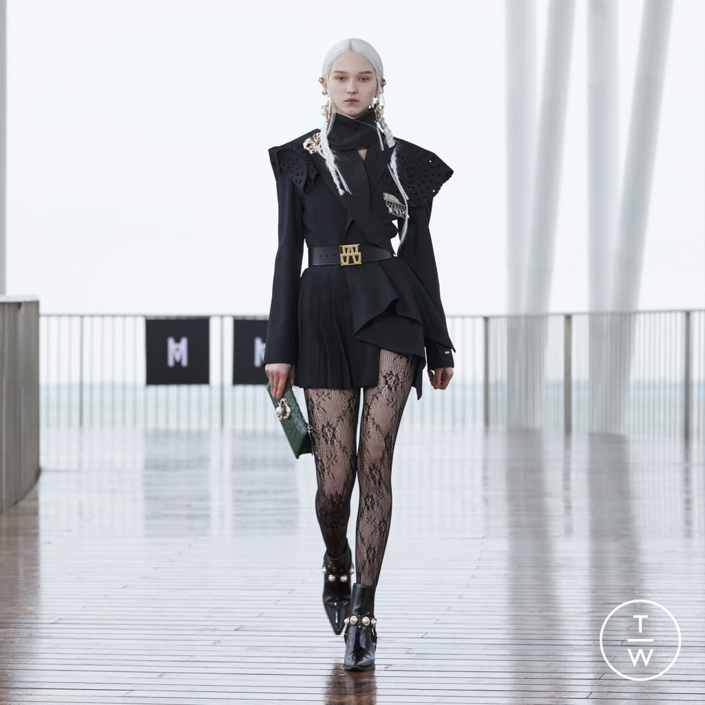 Fashion Week Paris Fall/Winter 2021 look 23 from the Masha Ma collection 女装